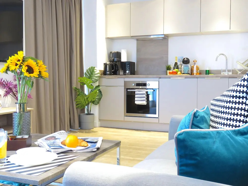 Tudors eSuite Grand Central Aparthotel