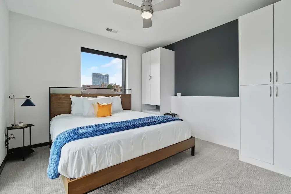 CozySuites on Mass w garage parking 20
