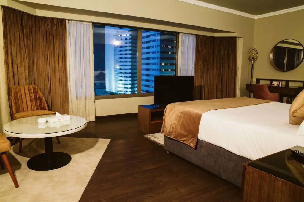 Отель Pyramisa Suites Hotel Cairo