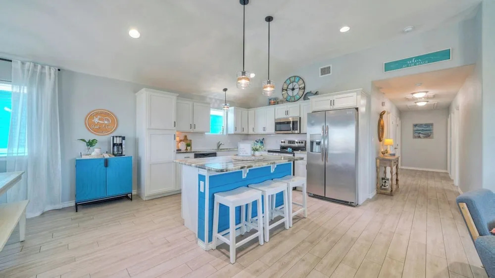 Mins to Beach + Private Pool Golf Cart Zone Game Room Sleeps 12
