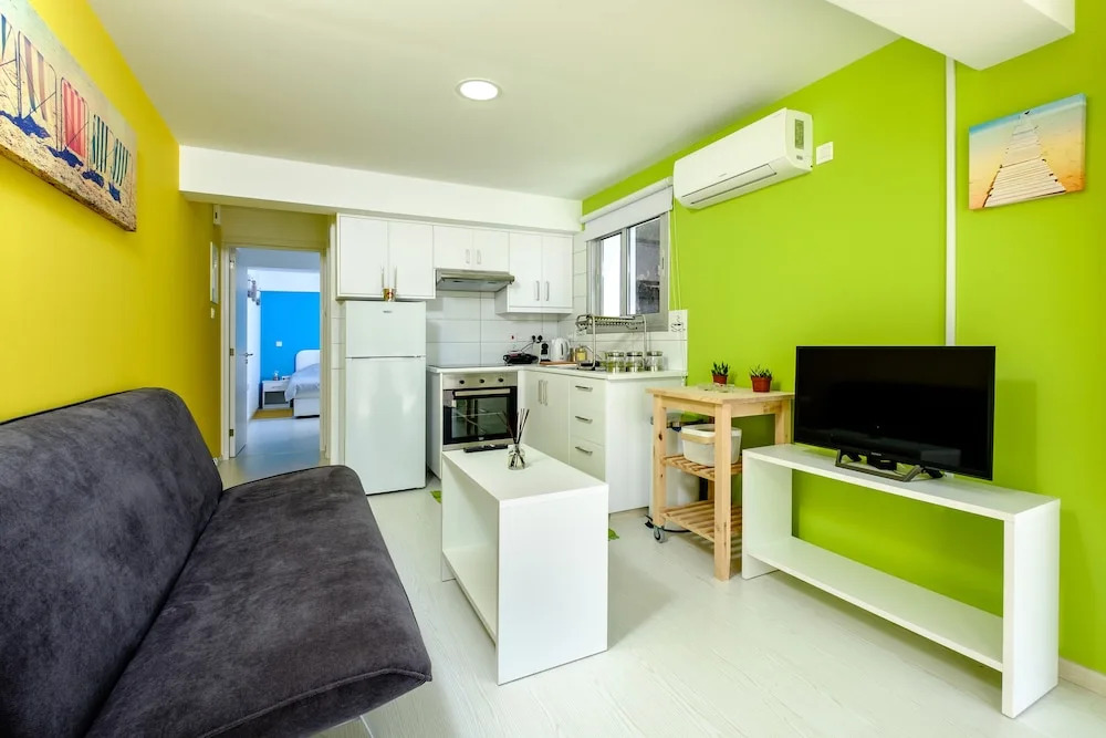 Gabinos - 1BR - Square Center