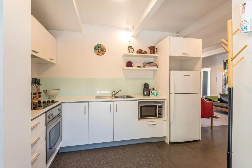 Retro Living - Water views