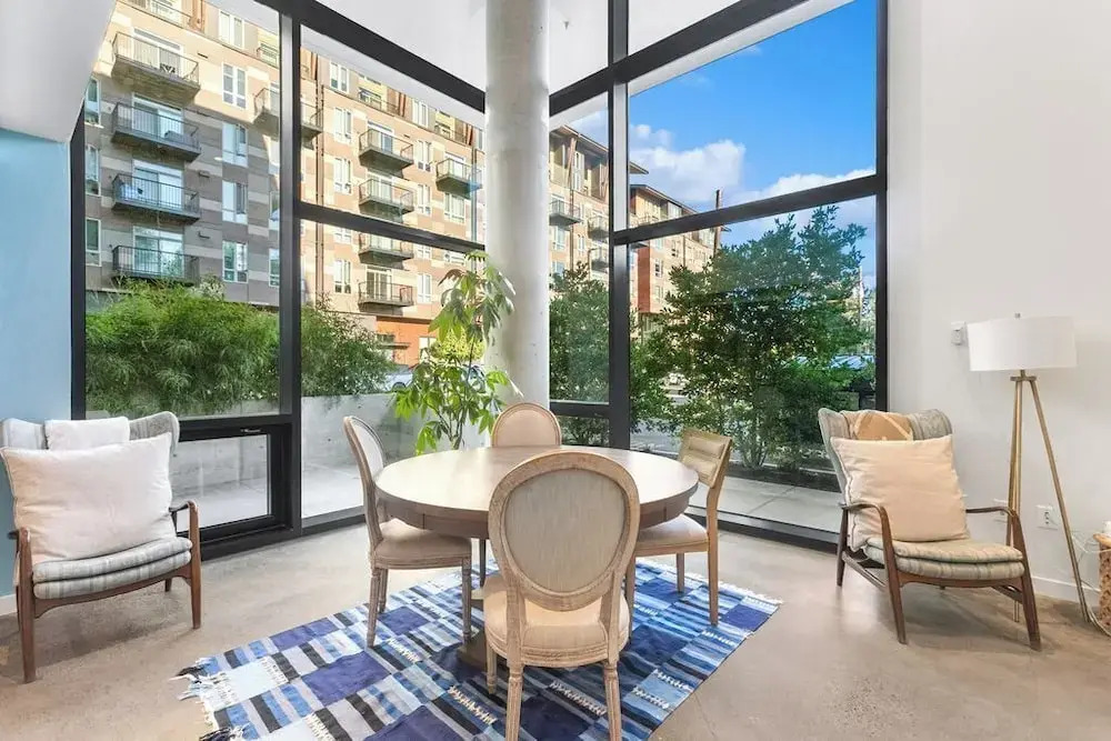Airy and Open Corner Loft - 92 Walkscore