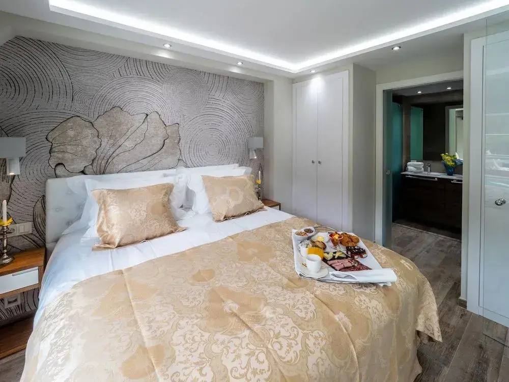 Aparthotel Esquirol