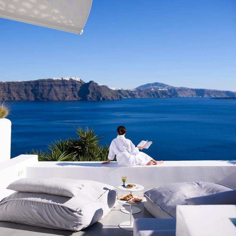 Lathouri Cave Villa