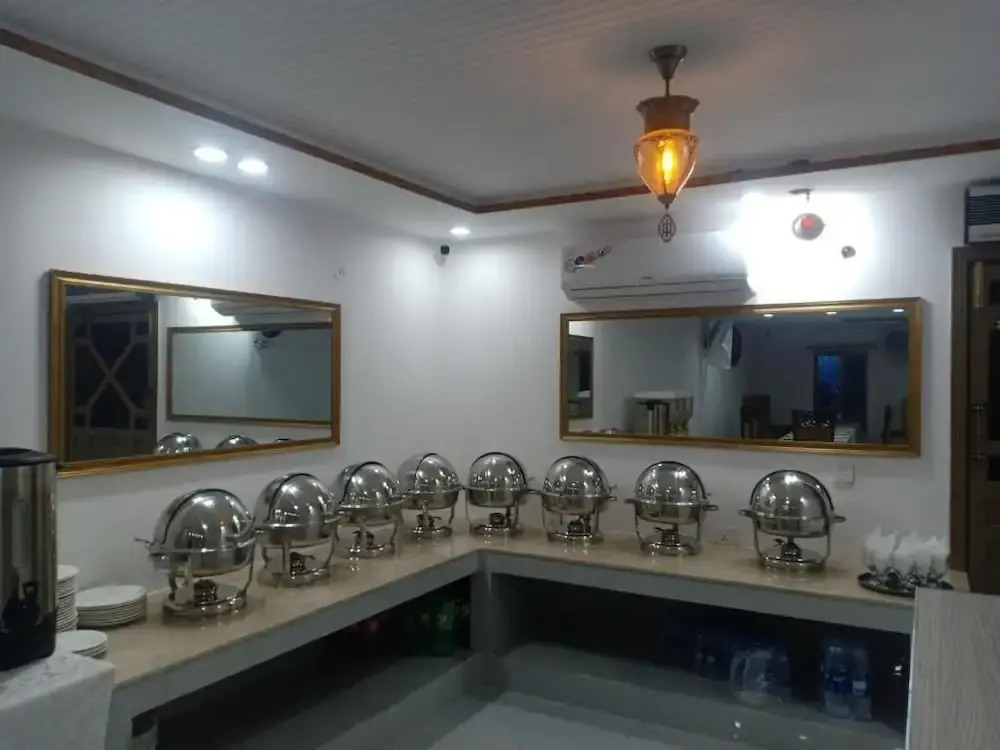 Shanze Hotel And Suites