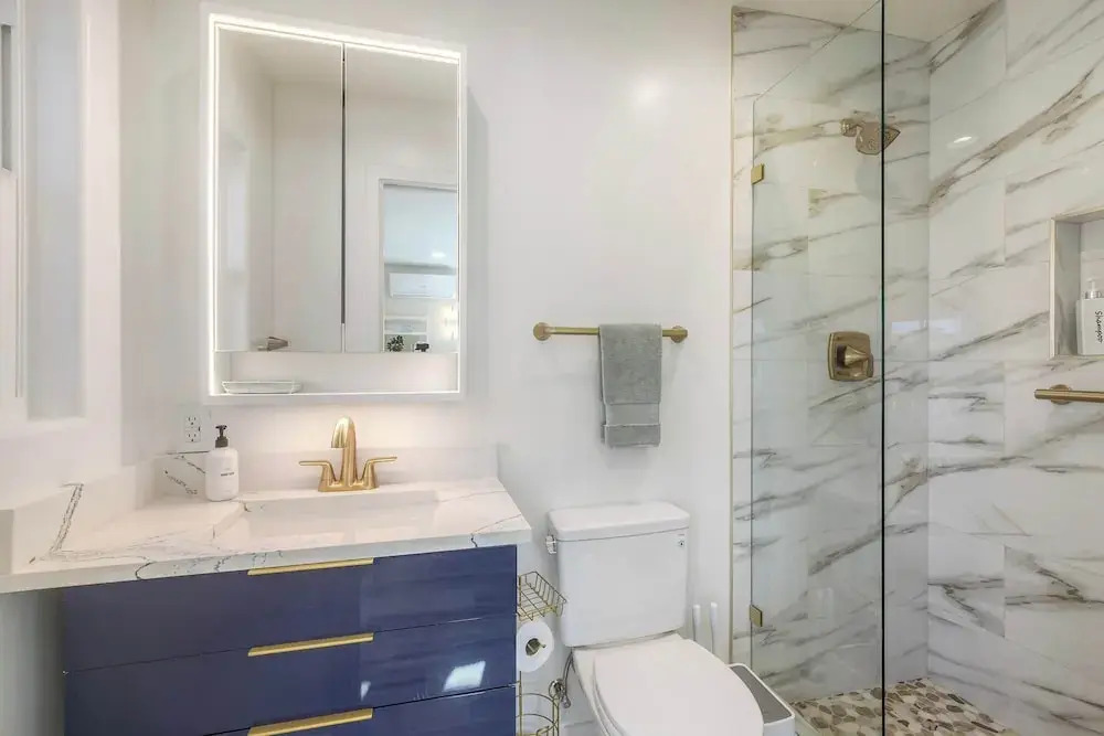 Monarch Cove - Unit B  For 2ppl