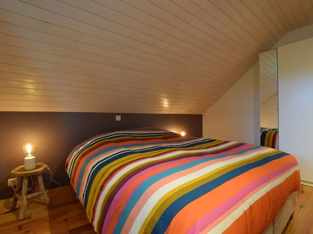 Quiet Villa with Hot Tub & Sauna