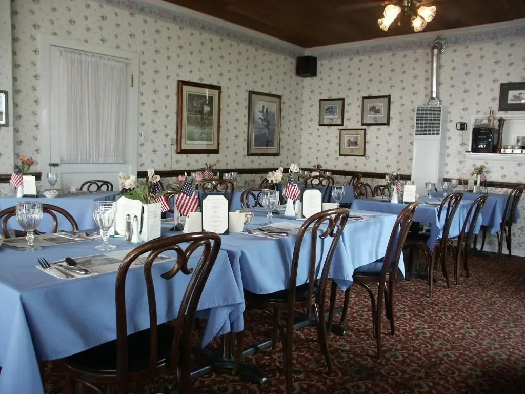 Bridgeport Inn