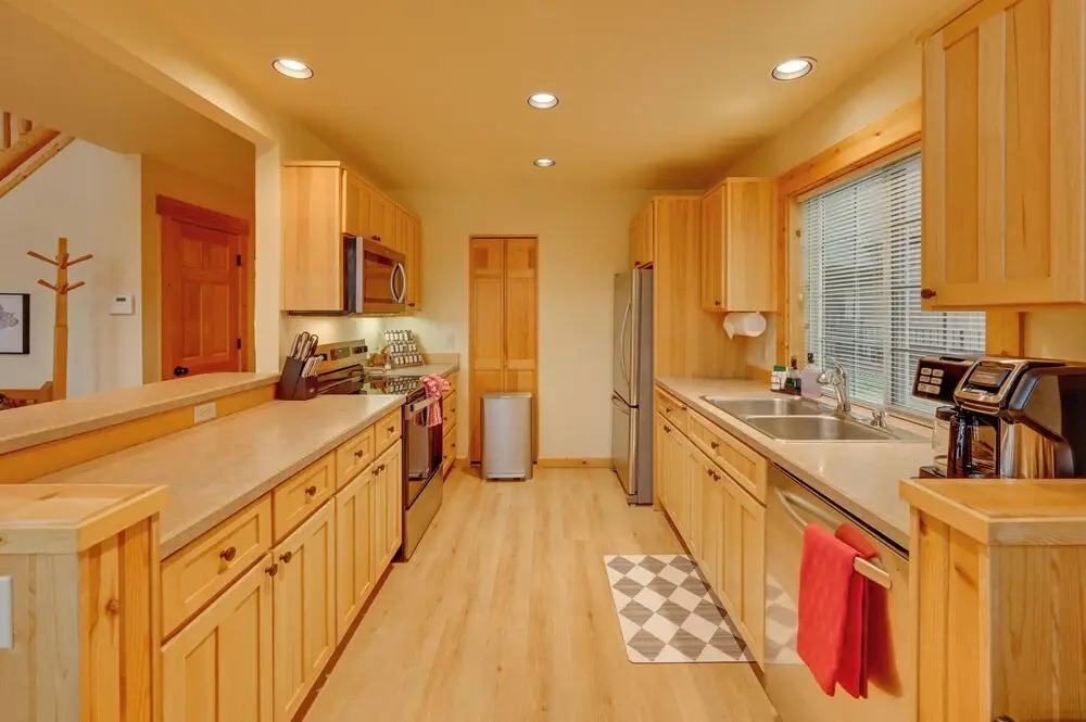 Game Room & 5 Pools: Chalet at Eagle Crest Resort