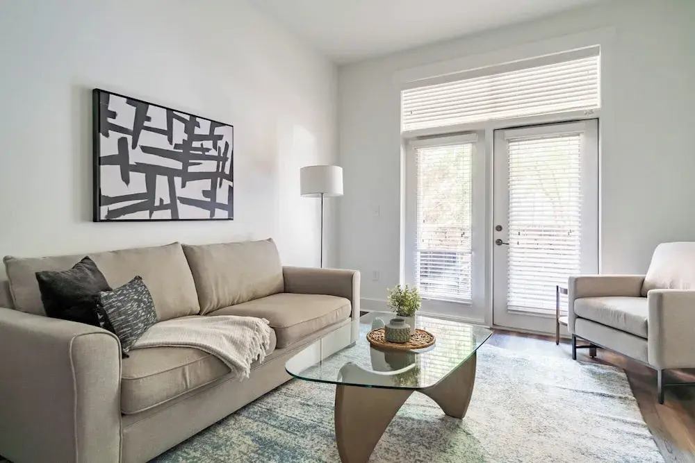 Landing Chic 2BD Rooftop Lounge Gym