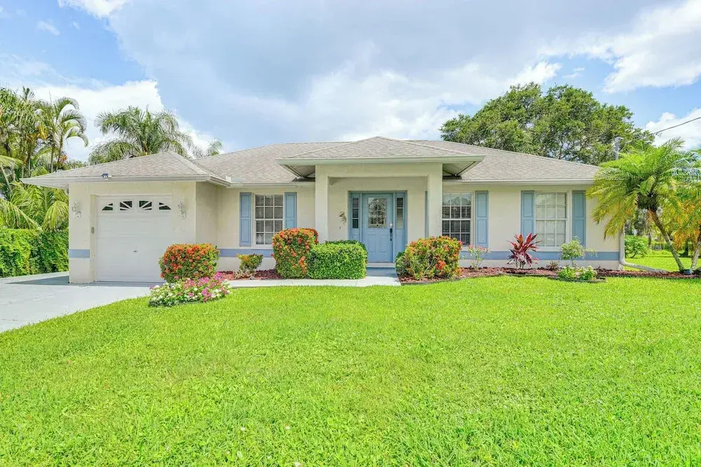 Lakefront Venice Home: 4 Mi to Manasota Key Beach!