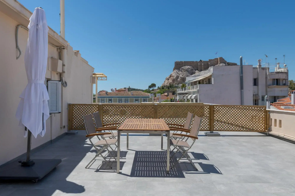 Downtown Cocoon With Roof Deck