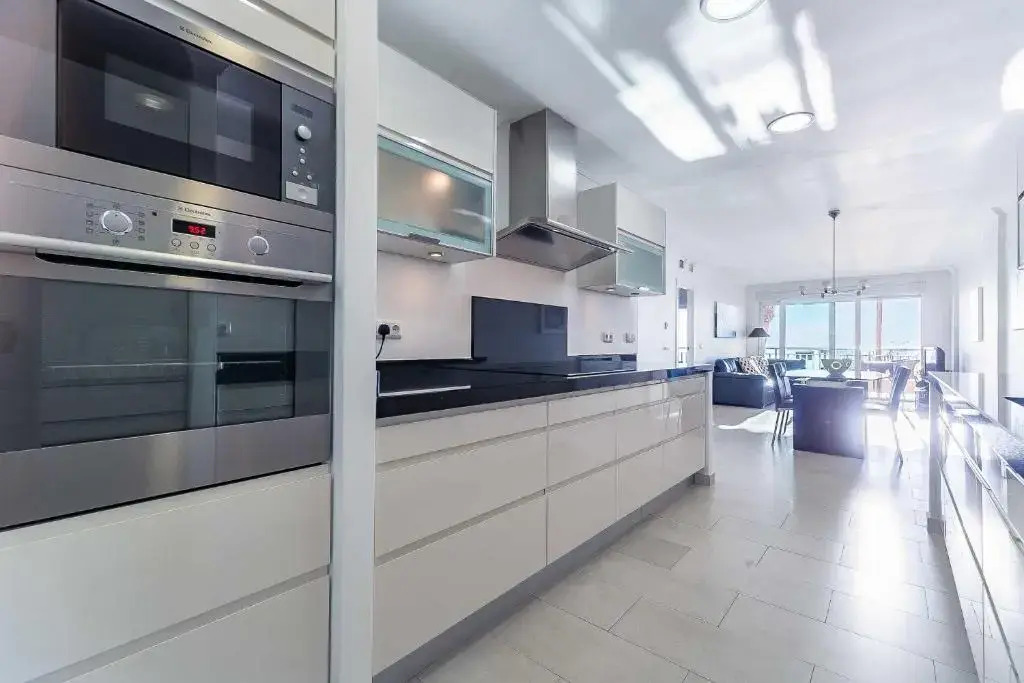 25-Modern Apartment in Paseo Maritimo, Fuengirola!