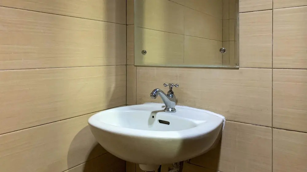 Comfort And Homey Studio At Margonda Residence 5 Apartment