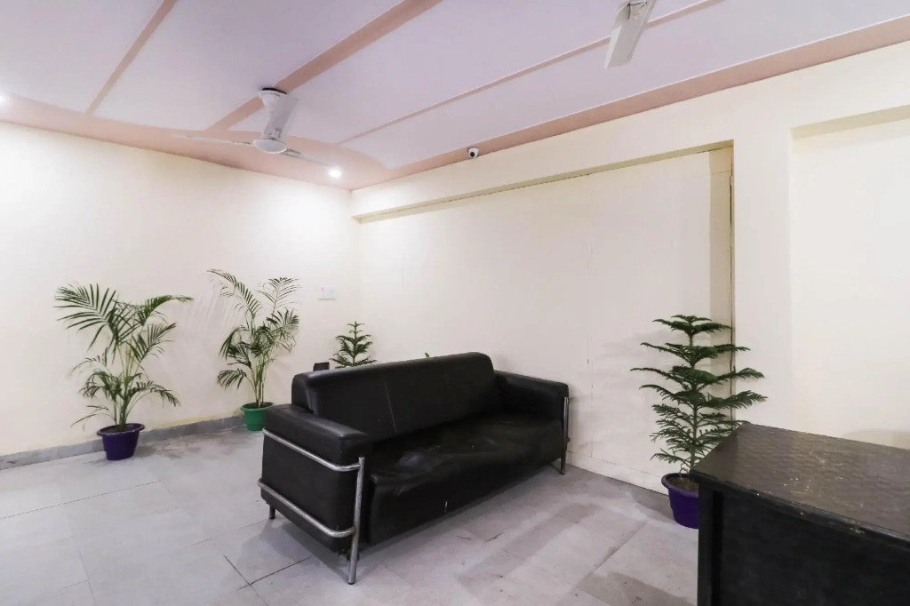 Akash Guest House by OYO Rooms