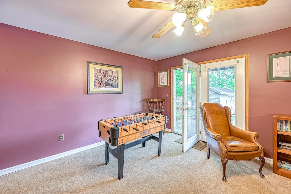 Sthern Rock - Lakefront Home With Views, Dock, Screened Porch, Kayak & Canoe