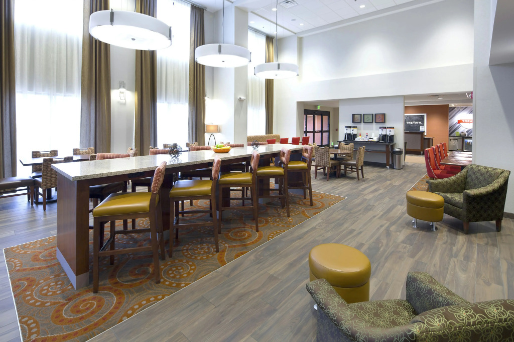 Hampton Inn & Suites Page - Lake Powell