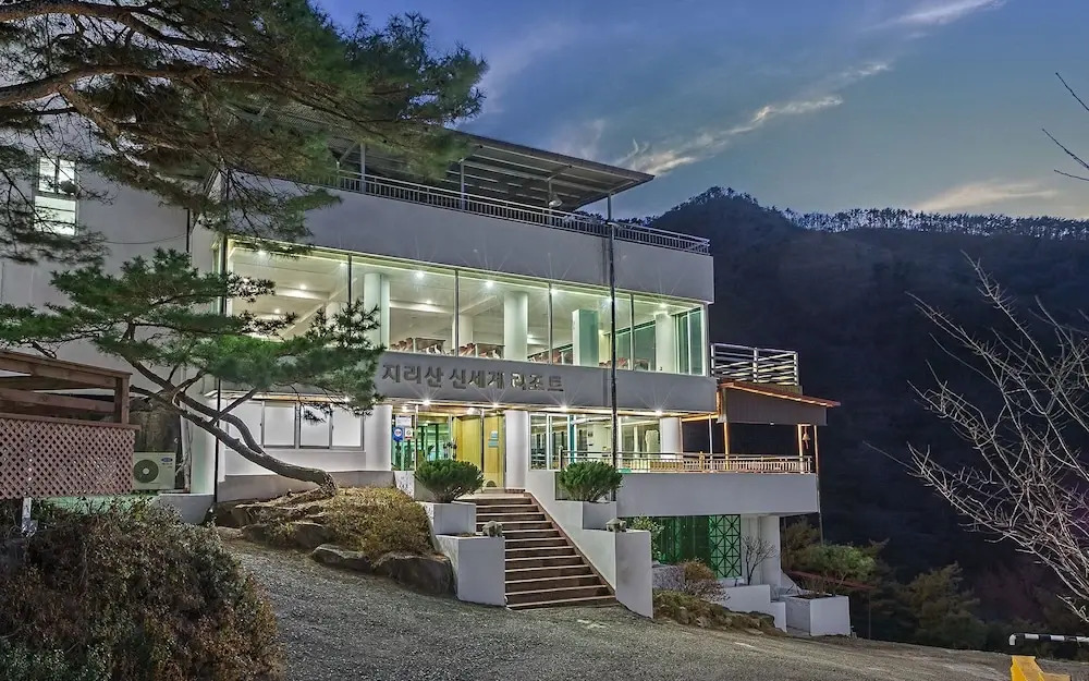Sancheong Sinsegye Jirisan Resort