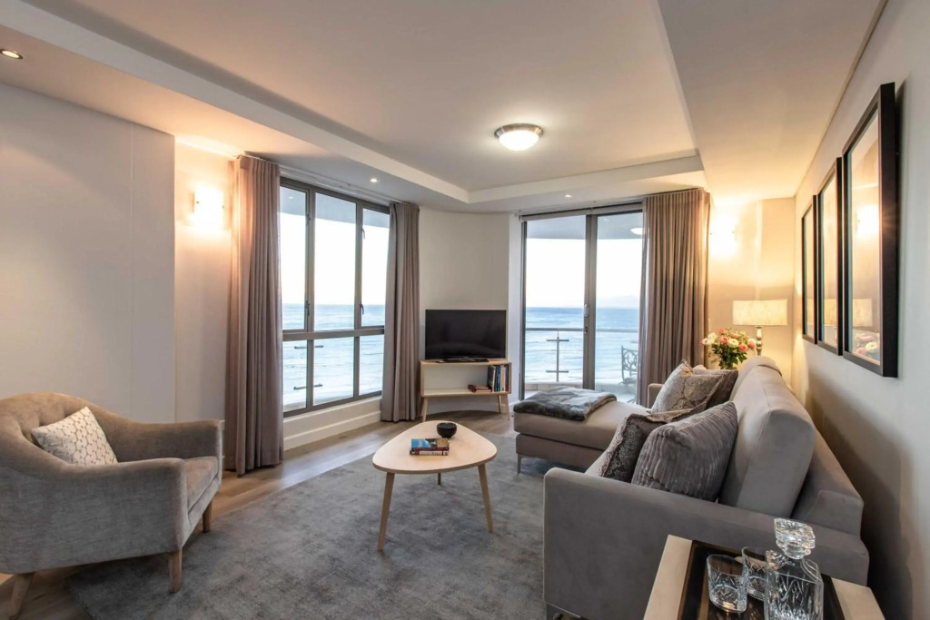 Hibernian Towers 807, Beach Road, Strand