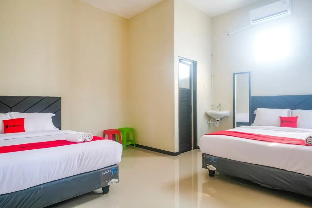 RedDoorz near Malang Creative Center