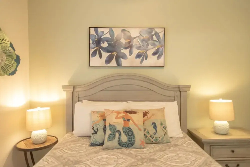 Breezy Beach House 3 Bedrooms 2.5 Bathrooms Condo