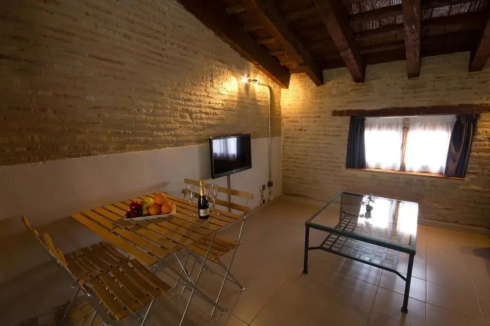 Suites Boutique Jardines del Montornés