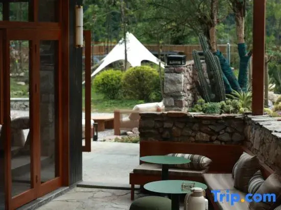 Hailuogou Seven Valleys Source · Snow Mountain Secret Realm Onsen Resort Hotel