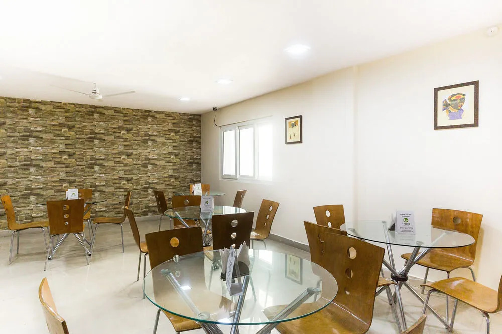 OYO 12120 Hotel Srico