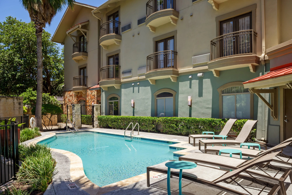 Hotel Indigo San Antonio Riverwalk by IHG