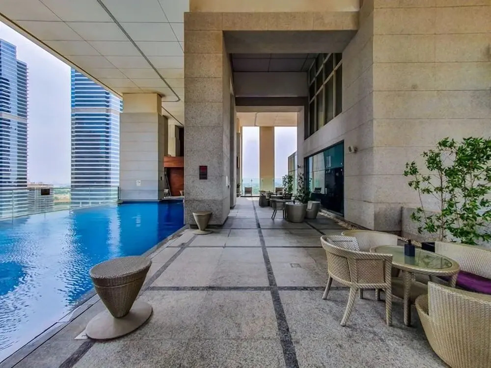 Jlt Bonnington Tower 1 Br Apartment Lake View