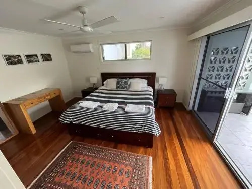 32 Barra Crescent, Coolum Beach. Bond 500, FOXTEL, WIFI, Linen Supplied