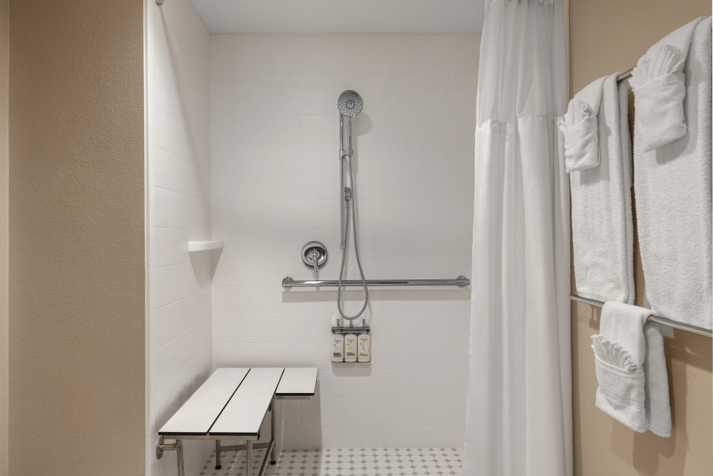 Holiday Inn Express & Suites Phoenix - Midtown, an IHG Hotel