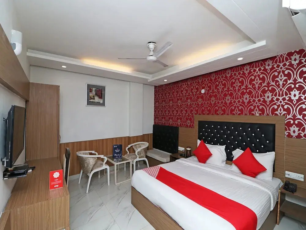 OYO 5049 Hotel Doon