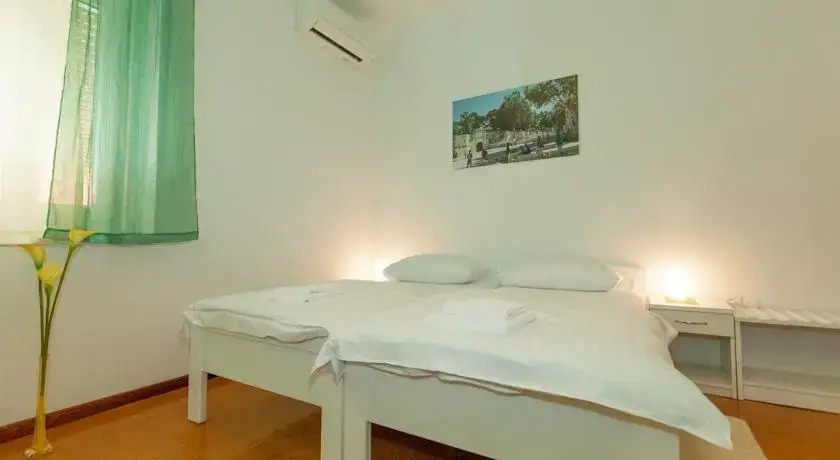 Accommodation Jarula