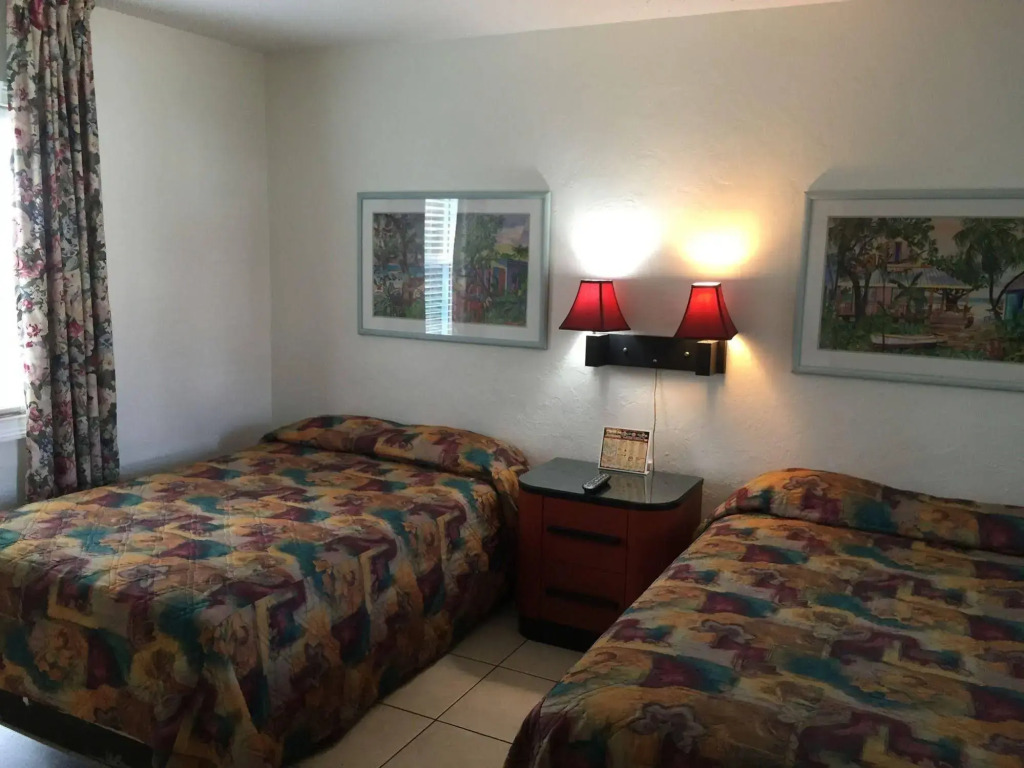 Travelers Inn