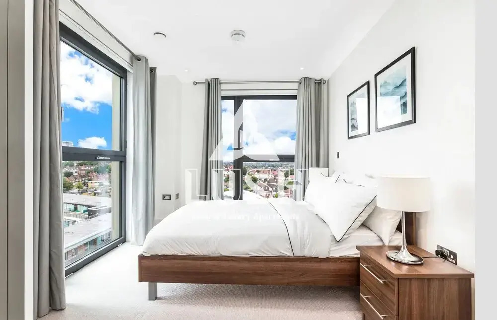 Lush Apartment London Designer Outlet