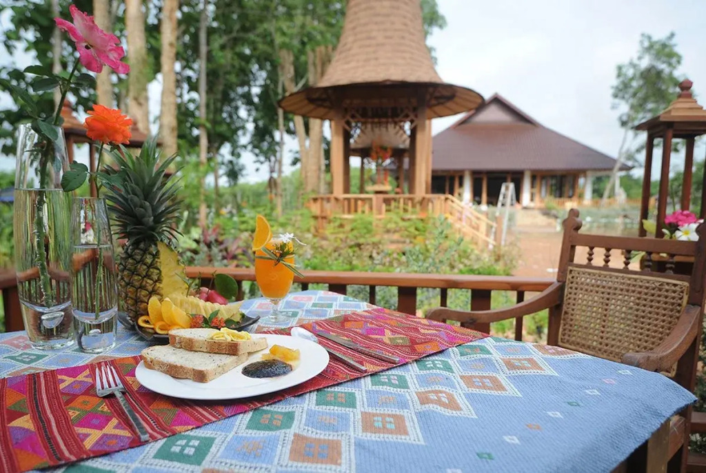 Nan Green Lake View Resort