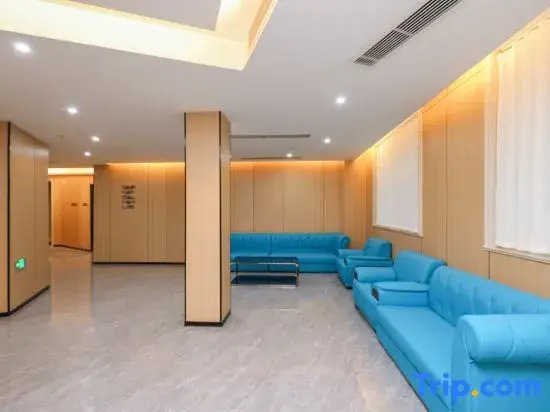 Qingmu Selected Hotel（Nanjing Lukou Airport Baiyun Road Community Store）