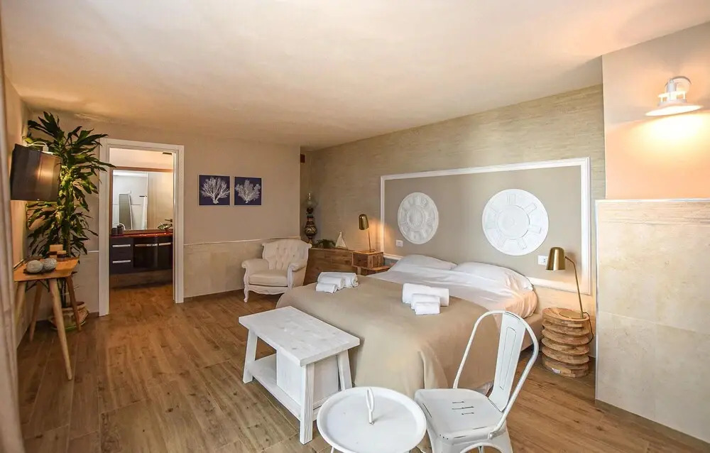 Amazing Home in Ragusa With 6 Bedrooms, Wifi and Outdoor Swimming Pool