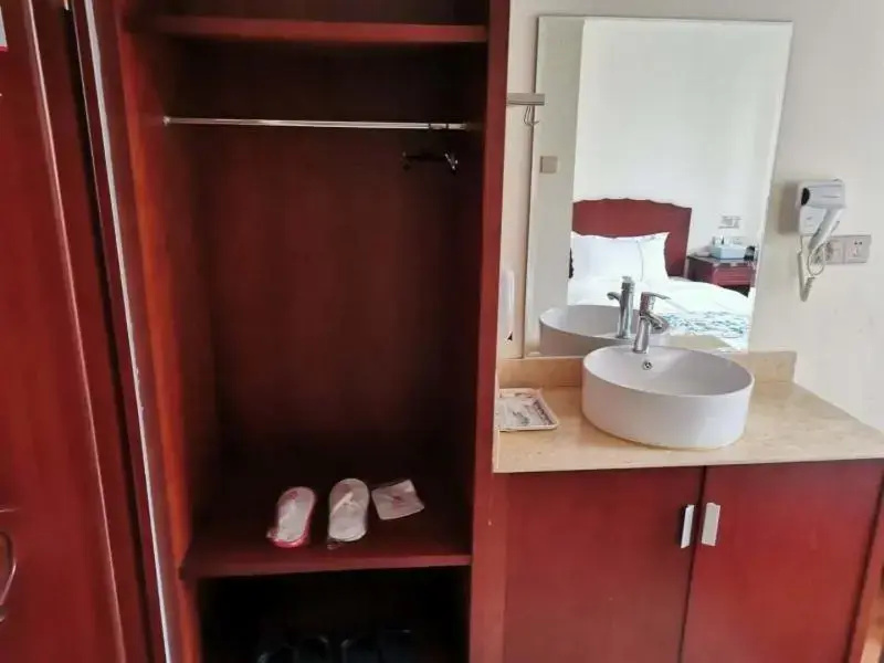 Shell Maanshan City Hanshan County Huanfeng North Road City Center Hotel