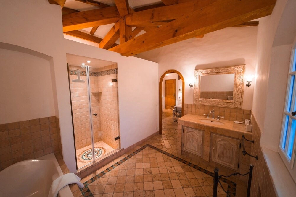 Villa with Spa, Pool and View of St Tropezs Gulf