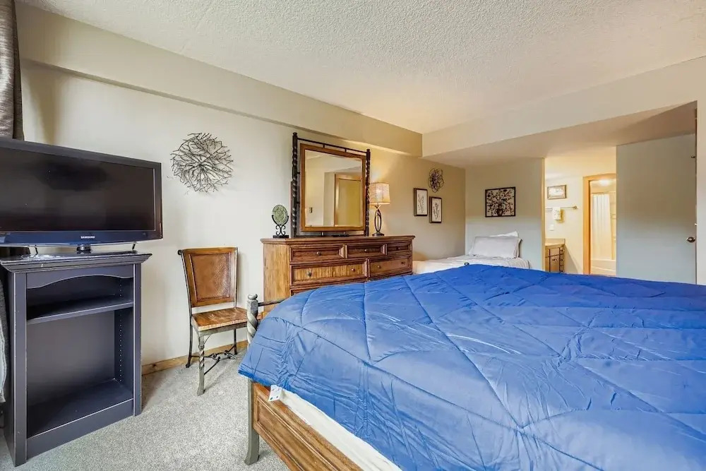 1806 Decatur 2 Bedroom Condo