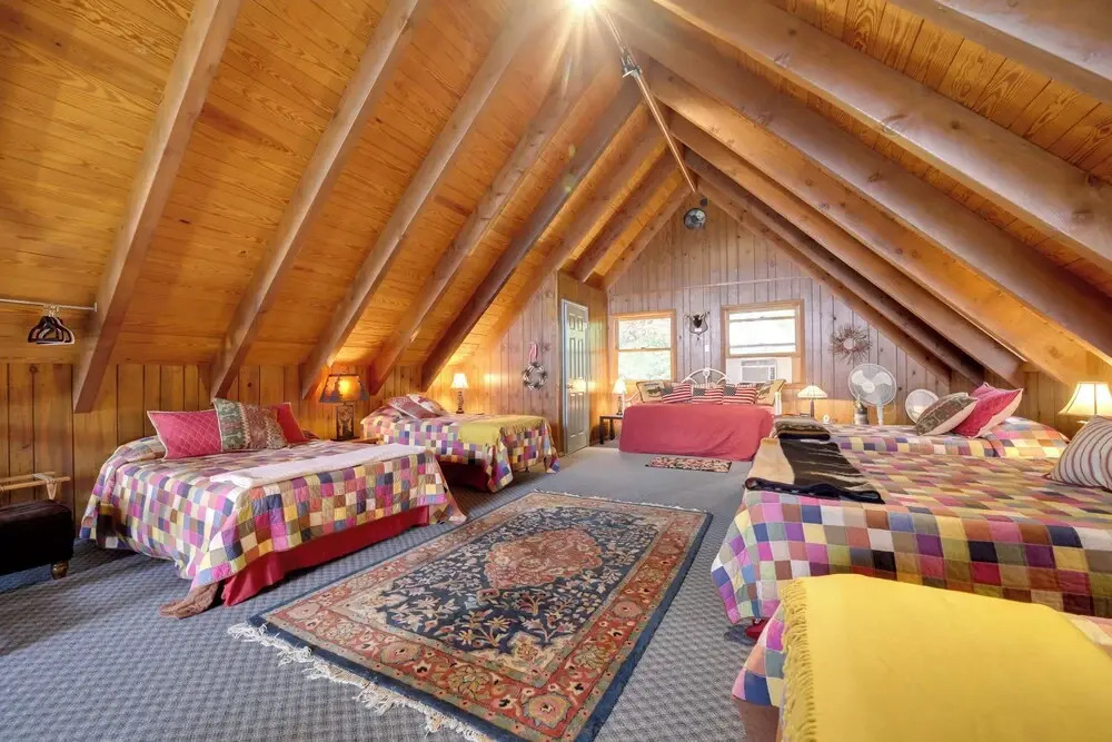 Robbinsville Vacation Rental w/ Covered Balcony