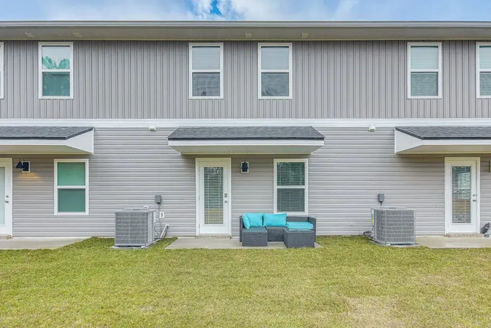 8 Mi to Dtwn Pensacola: Modern Escape w/ Patio!