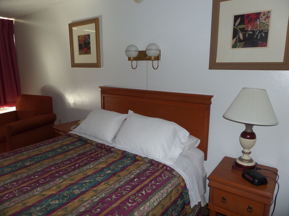 Colonial Inn