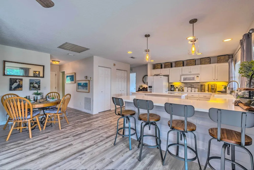 Withlacoochee River House w/ Dock + Kayaks!