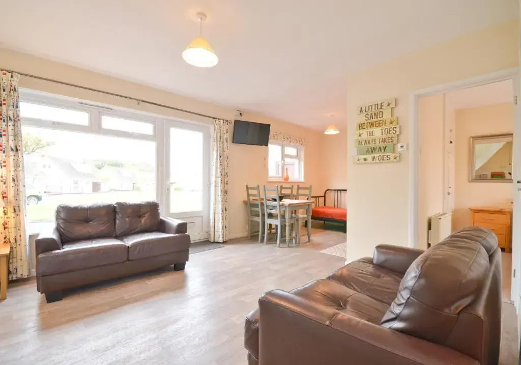 24 Tollgate Cottages