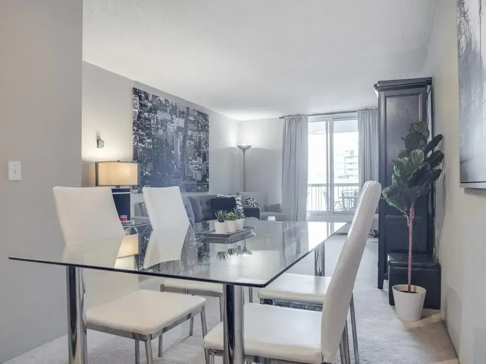 Stylish and Cozy Eau Claire 2BR With Gym Coffee