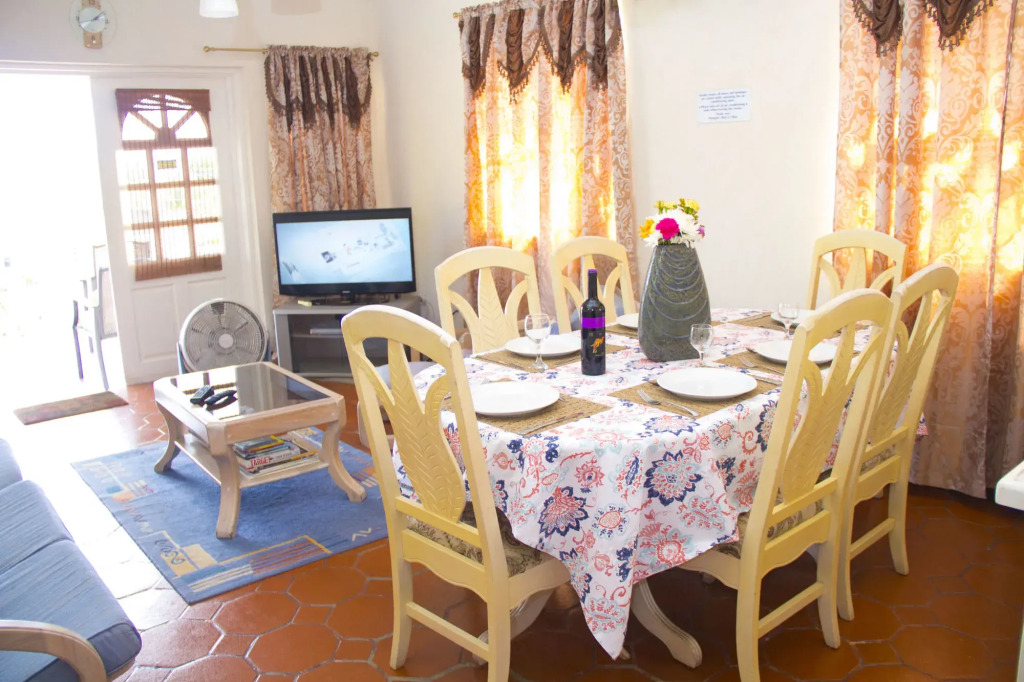 Best E Villas Prospect St James